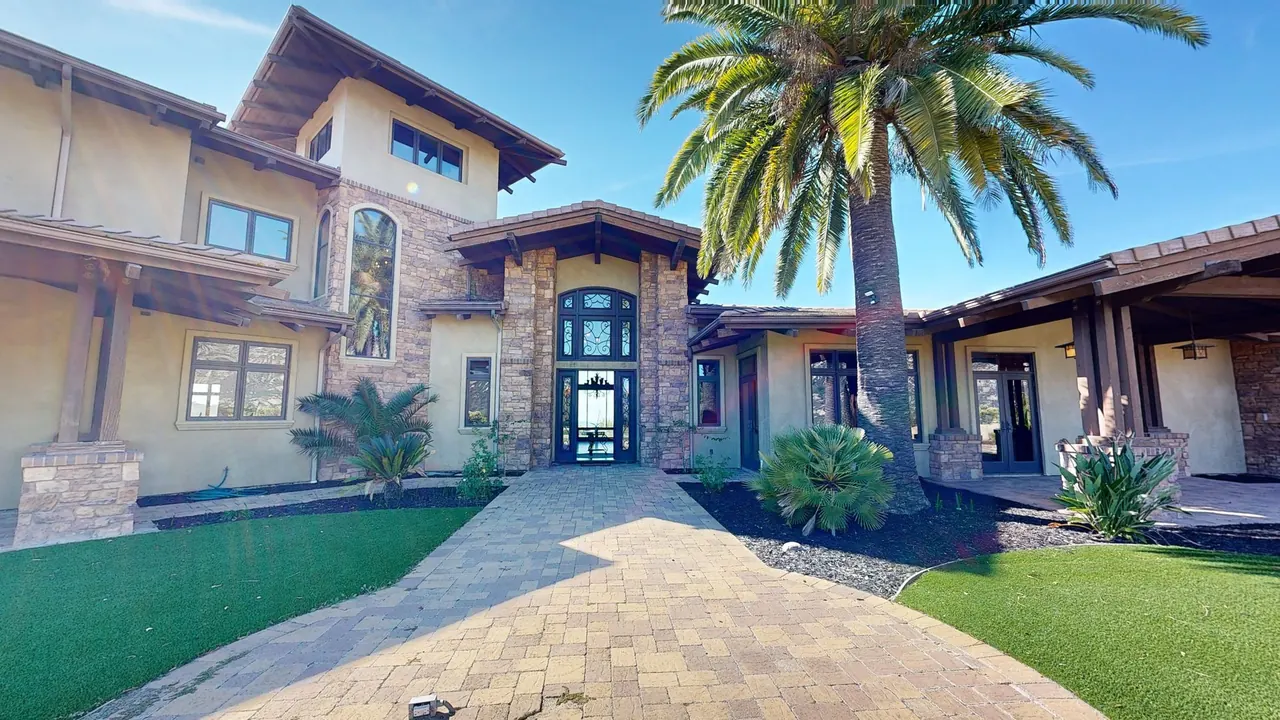 Large Home Demo – Poway Matterport 3D tour preview